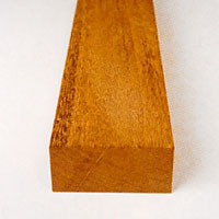 Puna är ett rödaktigt träslag som kommer från Västafrika.